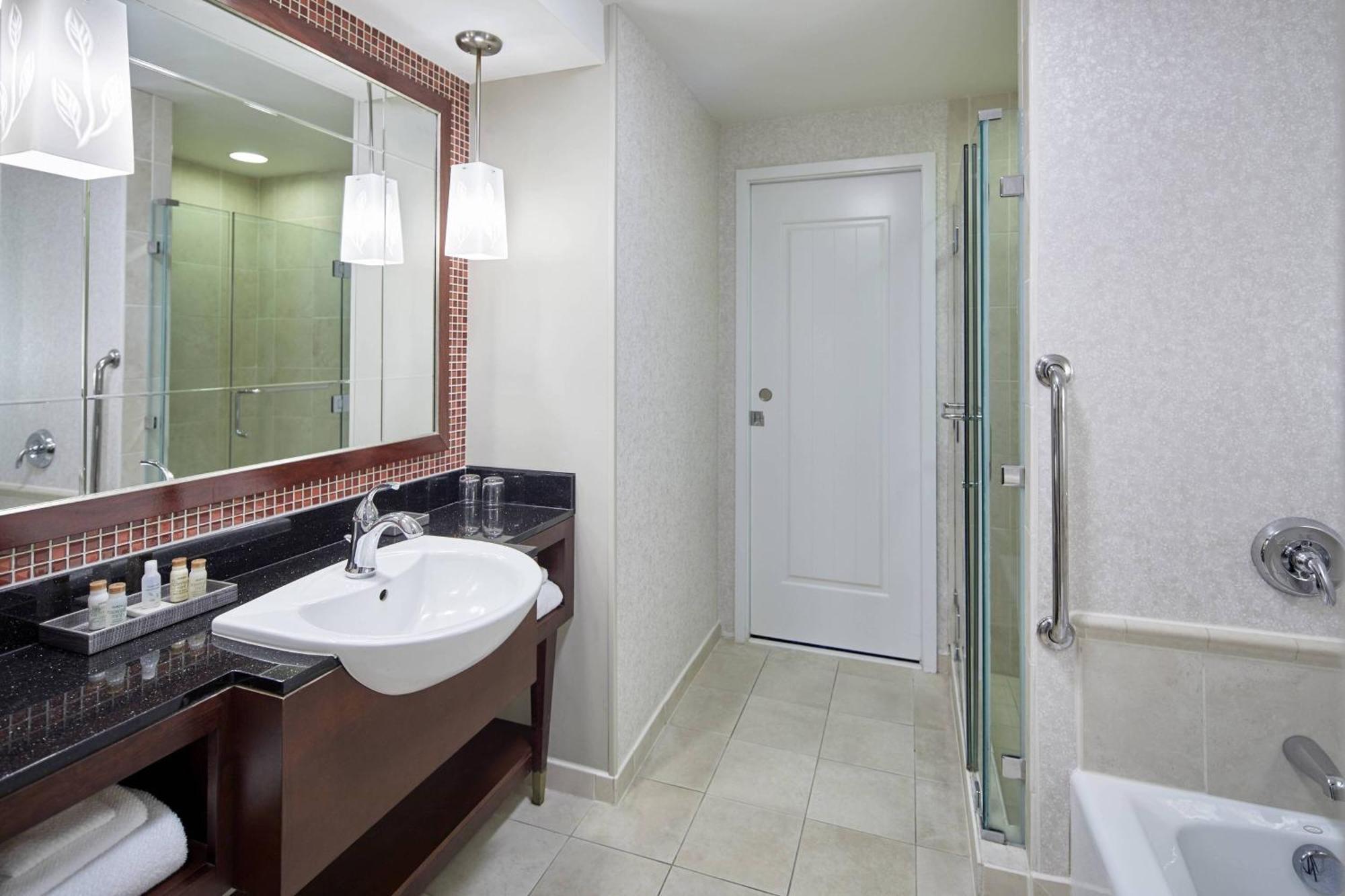 Renaissance Montgomery Hotel & Spa At The Convention Center Esterno foto