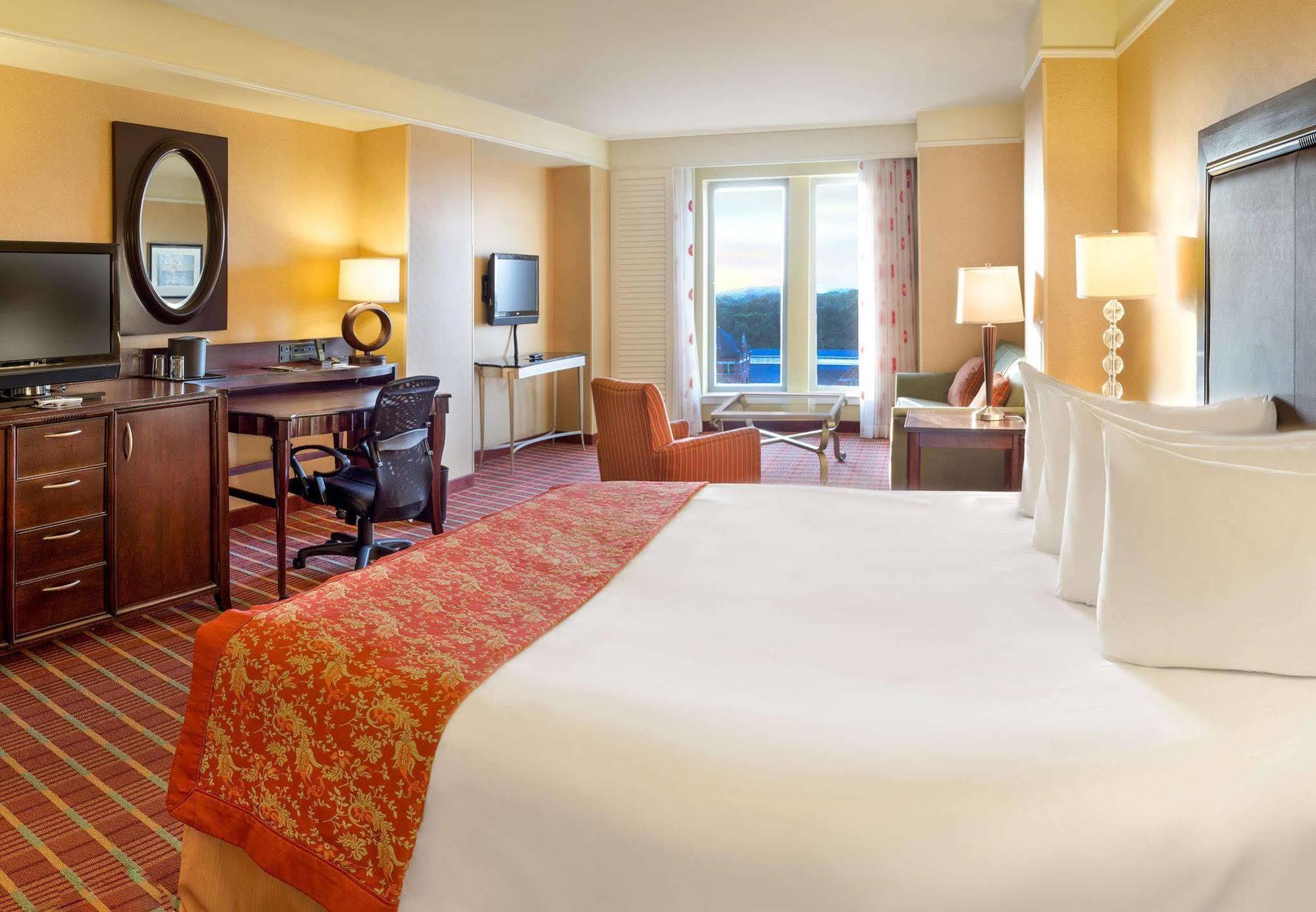Renaissance Montgomery Hotel & Spa At The Convention Center Esterno foto