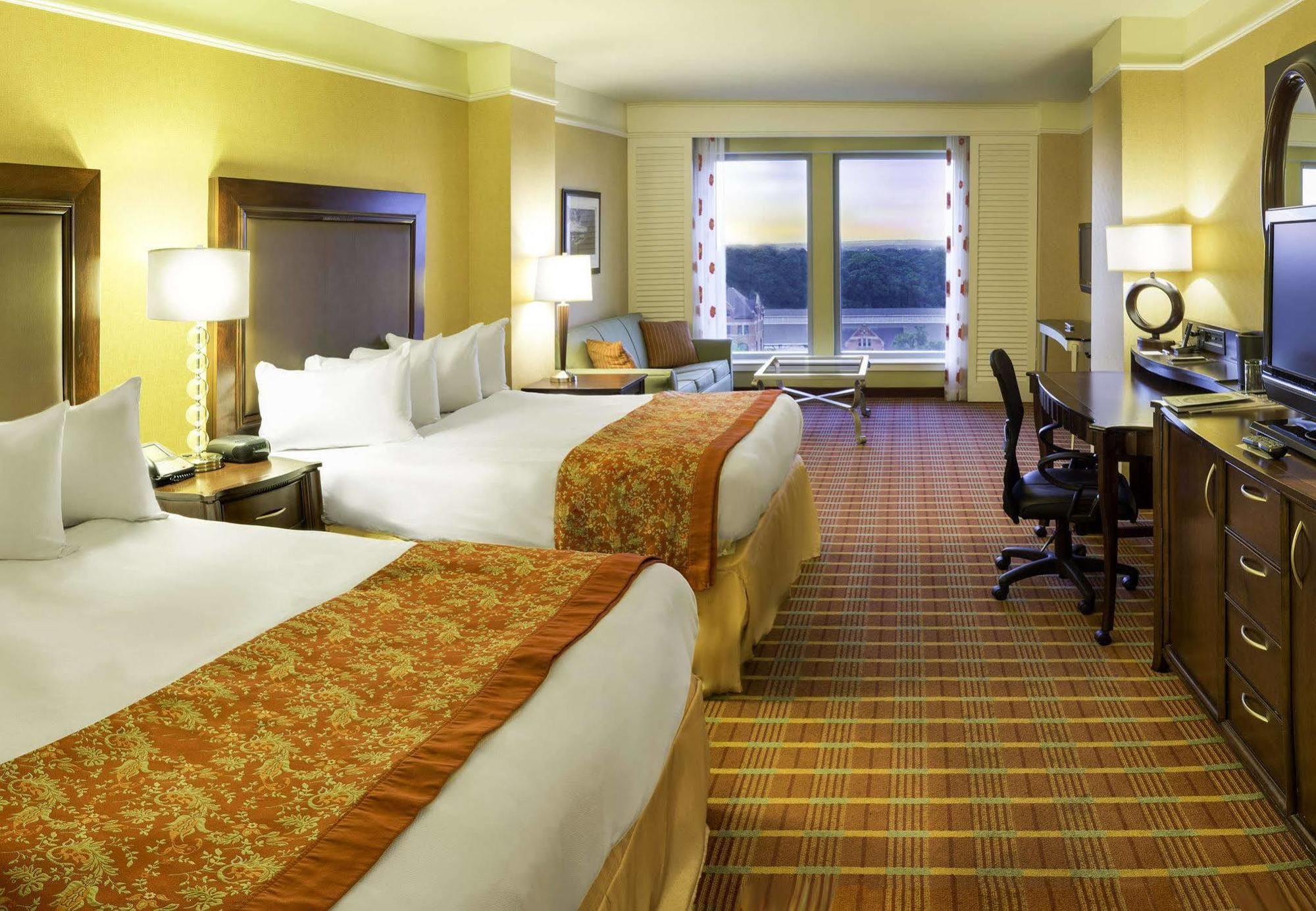 Renaissance Montgomery Hotel & Spa At The Convention Center Esterno foto