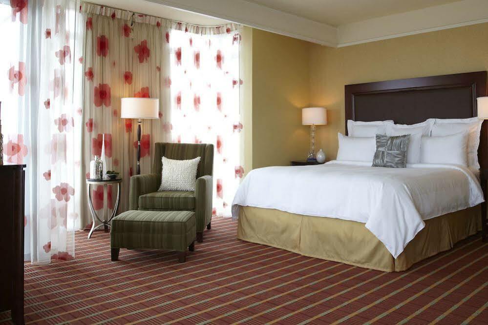 Renaissance Montgomery Hotel & Spa At The Convention Center Esterno foto