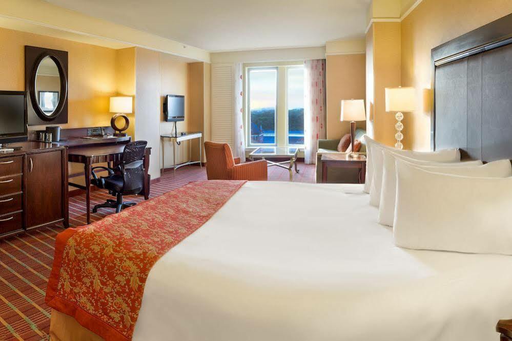 Renaissance Montgomery Hotel & Spa At The Convention Center Esterno foto